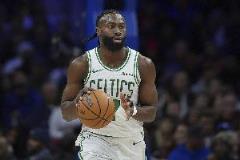 杰倫-布朗本賽季僅出戰(zhàn)59場(chǎng)，距65場(chǎng)評(píng)選標(biāo)準(zhǔn)還差6場(chǎng)，常規(guī)賽剩7場(chǎng)待戰(zhàn)