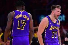 東契奇：我告訴芬尼-史密斯，他要是不想投就投了