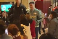 還得是杜導(dǎo)會(huì)玩...