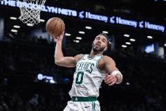 塔圖姆全能表現(xiàn)：24投10中砍下25分14籃板2助攻1蓋帽