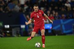 我從小看維迪奇的比賽視頻長大，他設定了我的標準