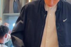 磊哥這是要出道了嗎？換新發(fā)型的武磊帥的冒煙啊