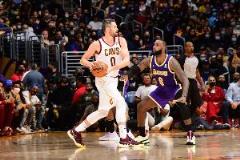 詹姆斯談東契奇全場長傳：自樂福后無人能傳 such球