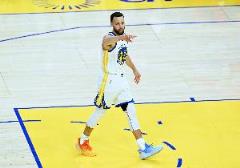 春風(fēng)送暖，庫(kù)里首節(jié)高效轟出19分！