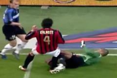 20年前的米蘭德比有多精彩？盡管全場就1球，但場面大開大合！