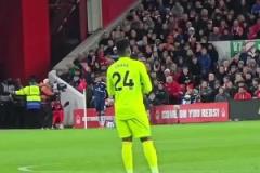 誰(shuí)能想到前一秒奧納納還在看戲，后一秒埃蘭加一條龍就進(jìn)球了