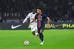 杜埃成為本賽季首位進(jìn)球、助攻皆上雙的U19球員，繼亞馬爾之后