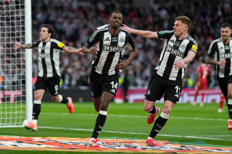 英超：紐卡斯?fàn)栔鲌鲇鲎?布倫特福德有望客場制勝