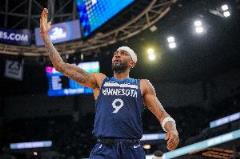 罰球絕殺！愛(ài)德華茲：亞歷山大-沃克是本場(chǎng)比賽的MVP