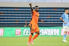 記者：玉昆奧斯卡無緣與申花的比賽因第十根肋骨受傷