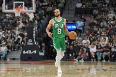 斯波：德里克-懷特的真正價(jià)值遠(yuǎn)超三分投射