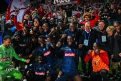 蘭斯48年后再闖杯賽決賽 63歲主席騎行166公里觀賽