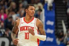 賈巴里-史密斯半場10中4高效表現(xiàn)，10分13板加3前場板亮眼數(shù)據(jù)