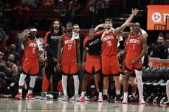 火箭隊領(lǐng)先湖人隊3個勝場，對手平均勝率64.6%，最后5場對陣?yán)做陀率康妮^量將決定勝負(fù)。