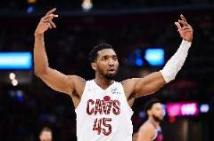 米切爾：賽季初主動犧牲球權(quán)和使用率，就知道自己與MVP無緣