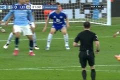 可惜！馬爾穆什停球禁區(qū)內(nèi)架炮！薩維尼奧跟進打門打高了！