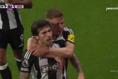 超級神仙球！托納利角球區(qū)前幾米小角度抽射直接破門！