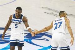 半場戰(zhàn)報：森林狼領(lǐng)先12分 愛德華茲15分戈貝爾高效14分里德貢獻9分