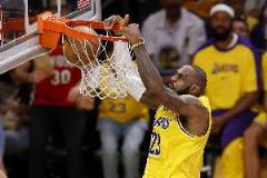 詹姆斯生涯第570場得分30+，40歲后第10次再創(chuàng)歷史第一紀錄