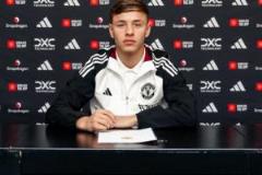 曼聯(lián)官方：17歲前鋒伊布拉吉莫夫完成首份職業(yè)合同簽約