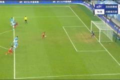 納薩里奧勺子點球破門，阿奇姆彭造點，河南三球領先