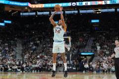 瓦塞爾上半場高效三分14分，8中5命中率亮眼