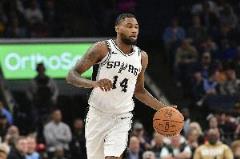 馬刺韋斯利7中0靠罰球拿2分2板正負(fù)值-13