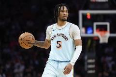 卡斯爾半場高效輸出8中5砍下15分5板5助