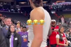 太逗了！亞當斯：沒禮貌的不簽！狄龍：布克的球衣我也簽！