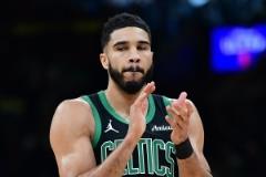 塔圖姆高效輸出18中9砍23分8板8助1斷1帽