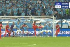 周緣德飛身抽射破門遭判無效，裁判回看VAR確認越位干擾