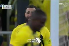 坎特梅西附體后射門，本澤馬都快被氣哭了