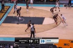 弗拉格半空籃不進(jìn)，撿球后拉桿反籃命中三分