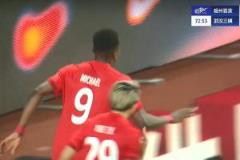 4分鐘2球！邵璞亮脫手，邁克爾亂戰(zhàn)破門，梅州2-1反超三鎮(zhèn)