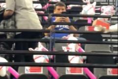 陽(yáng)光彩虹小白馬直覺(jué)巨蛋球迷墻準(zhǔn)備充氣馬駒干擾獨(dú)行俠