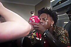 逆天！甲亢哥脫“C羅”褲子，并做一些不可描述的事