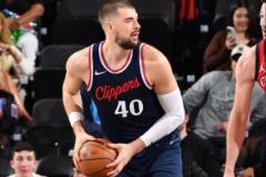 祖巴茨前三節(jié)高效砍下25分10板3助2帽 罰球3中3