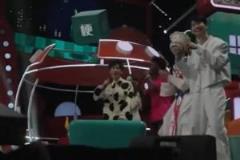 Speed歷史性時(shí)刻亮相演唱會(huì)與大張偉合唱《陽(yáng)光彩虹小白馬》