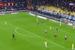 真強(qiáng)?。∷箍ń麉^(qū)外凌空落葉斬破門(mén)，費(fèi)內(nèi)巴切4-1特拉布宗