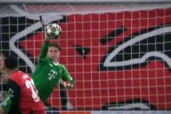 39歲的諾伊爾抬頭望去，滿(mǎn)眼都是自己年輕時(shí)的樣子......