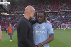 說什么呢？賽后瓜迪奧拉和多庫長時(shí)間交流！