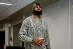 湖人官推曬客戰(zhàn)俄城賽前入場照：周日早場