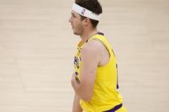 芬尼-史密斯稱贊里夫斯進(jìn)步顯著，期待他持續(xù)提升