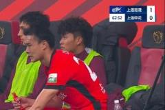 穆斯卡特?fù)Q人時(shí)，替補(bǔ)席上的蒯紀(jì)聞成為焦點(diǎn)