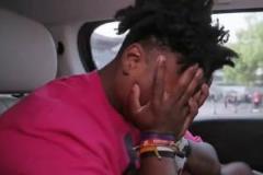 粉絲怒斥網(wǎng)友！Speed被粉絲喂檳榔瞬間不適：這不是毒品？