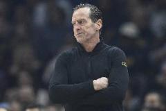 阿特金森：米切爾崴腳讓我瞬間懵了，這正是我們最不愿見到的場景