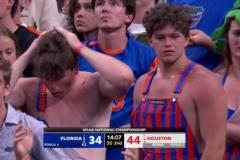 主隊(duì)落后兩位數(shù)，佛羅里達(dá)大學(xué)球迷面露愁容