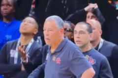 休斯頓主帥桑普森鼓勵球員：為輸球失望，但不要為努力失望