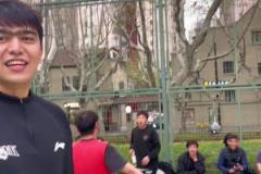 各種虐菜啊！吉林球員魯吐布拉現(xiàn)身野球場打球~