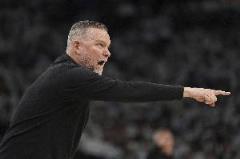 段冉：馬龍被炒意料之外情理之中，季后賽在即這也算是一種姿態(tài)